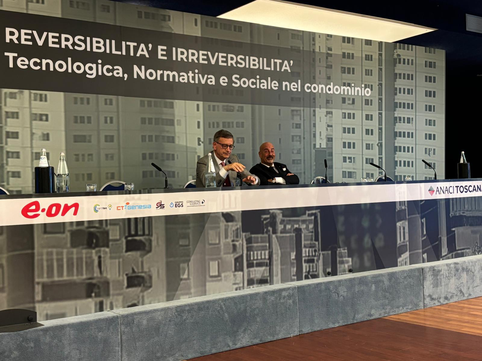 Relatore al microfono — ANACI Toscana